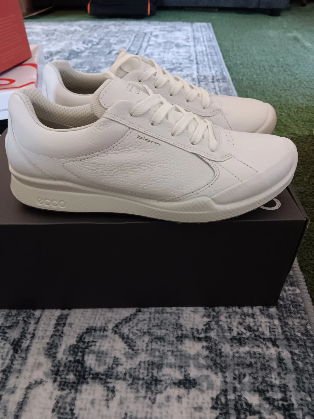ECCO Womens  White Golf Sneakers Size 6-6.5.
